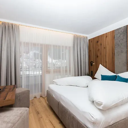 Hotel Garni Mirabell Ischgl Zewnętrze zdjęcie